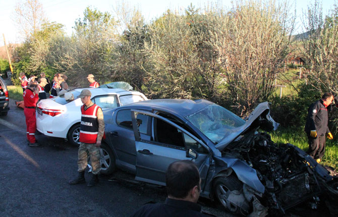 elazigda-trafik-kazasi-5-olu,-2-yarali-4.jpg elazigda-trafik-kazasi-5-olu,-2-yarali-4.jpg