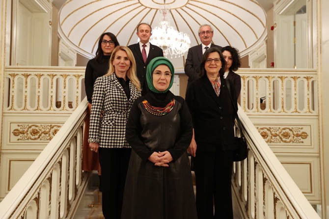 emine-erdogan,-tema-vakfi-baskani-deniz-atac-ve-beraberindeki-heyeti-kabul-etti.jpg