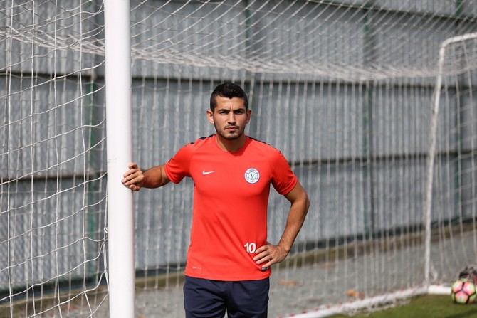 emrah-bassan-rizespor-(1).jpg