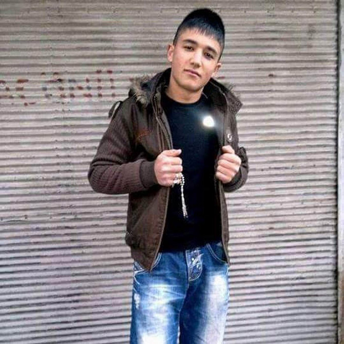 emre-kilic-silahli-saldiridan-kacarken-duvardan-atlayan-genc-oldu1.jpg emre-kilic-silahli-saldiridan-kacarken-duvardan-atlayan-genc-oldu1.jpg