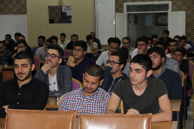 ensar-vakfi-rize-subesi-tarafindan-tertip-edilen-“ideal-genclik”-semineri-(1).jpg