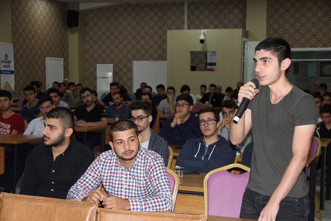 ensar-vakfi-rize-subesi-tarafindan-tertip-edilen-“ideal-genclik”-semineri-(5).jpg