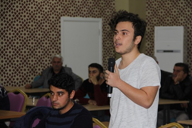 ensar-vakfi-rize-subesi-tarafindan-tertip-edilen-“ideal-genclik”-semineri-(6).jpg