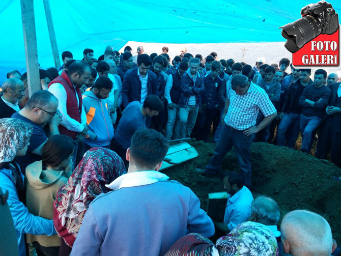 ercan-yilmaz-cenaze-foto-galeri.jpg ercan-yilmaz-cenaze-foto-galeri.jpg