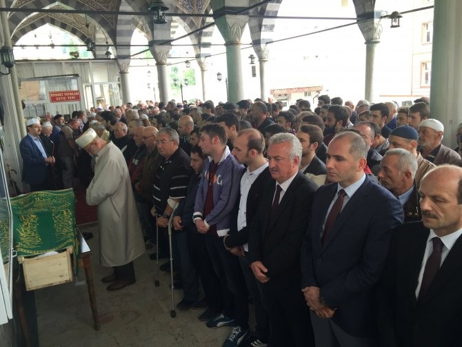 ercan-yilmaz-cenaze-toreni-kalkandere-rize-(11).jpg