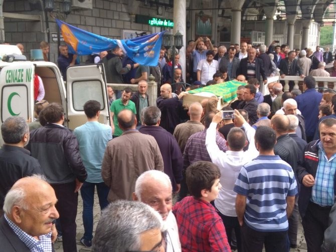 ercan-yilmaz-cenaze-toreni-kalkandere-rize-(14).jpg