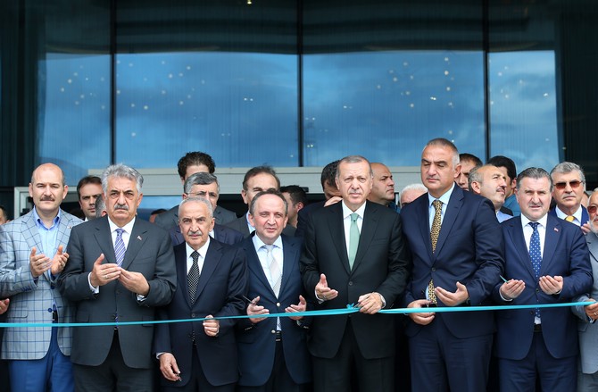 erdogan,-ramada-plaza-rize-oteli’nin-resmi-acilisini-gerceklestirdi-(2).jpg