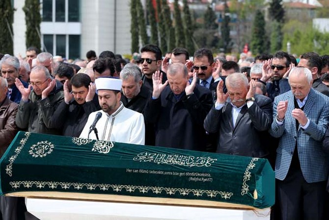 erdogan-abdurrahman-kulunkun-cenazesine-katildi-(4).jpg