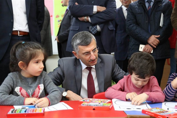 erdogan-bektastan-okul-oncesi-din-egitim-kresine-ziyaret-(3).jpg