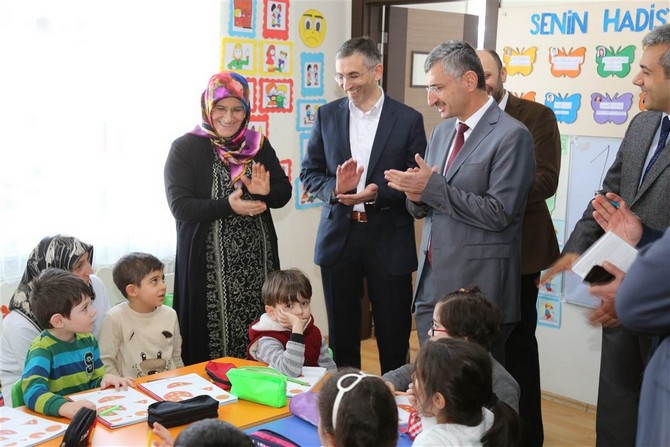 erdogan-bektastan-okul-oncesi-din-egitim-kresine-ziyaret-(5).jpg