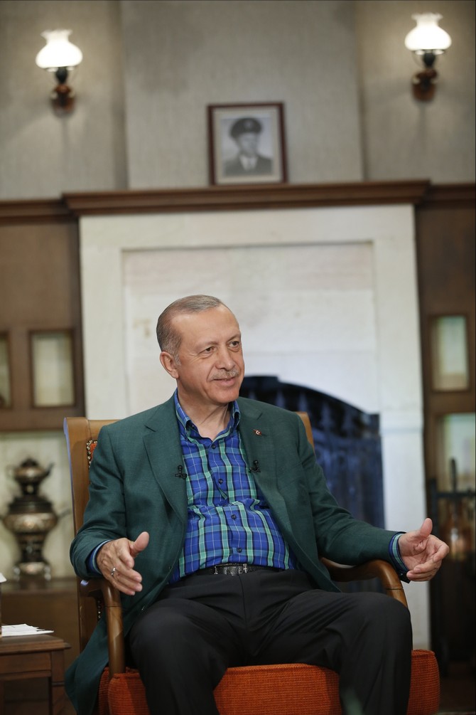 erdogan-guneysuda-canli-yayinda-(5).jpg