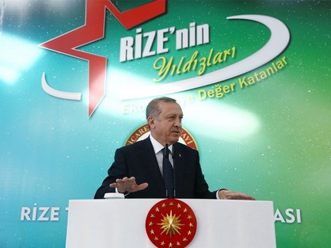 erdogan-rize-ticaret-ve-sanayi-odasi-odul-toreni’nde-(1).jpg