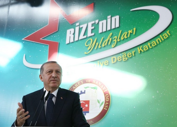 erdogan-rize-ticaret-ve-sanayi-odasi-odul-toreni’nde-(2).jpg