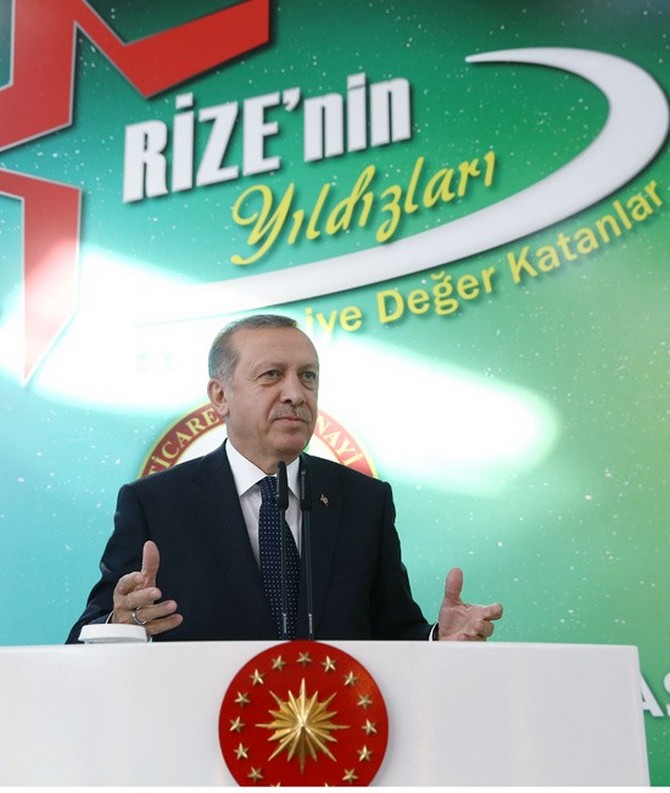 erdogan-rize-ticaret-ve-sanayi-odasi-odul-toreni’nde-(3).jpg