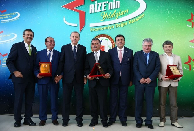 erdogan-rize-ticaret-ve-sanayi-odasi-odul-toreni’nde-(9).jpg