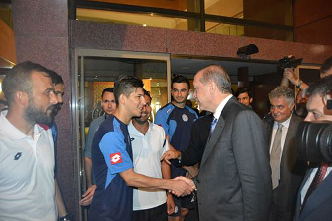 erdogandan-rizespor-ziyareti-2.jpg
