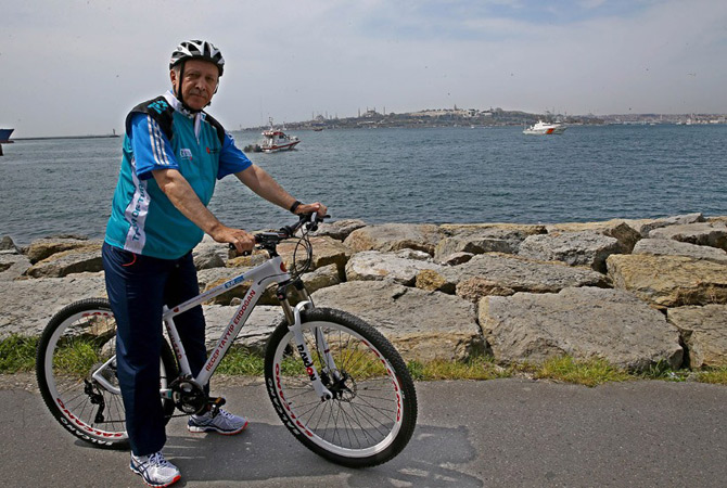 erdogandan-rizespora-bisiklet-hediyesi-2.jpg