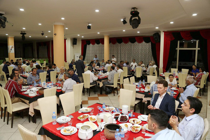 ersin-yazici,-guneysu-muhtarlar-dernegince-duzenlenen-iftar-programina-katildi3.jpg