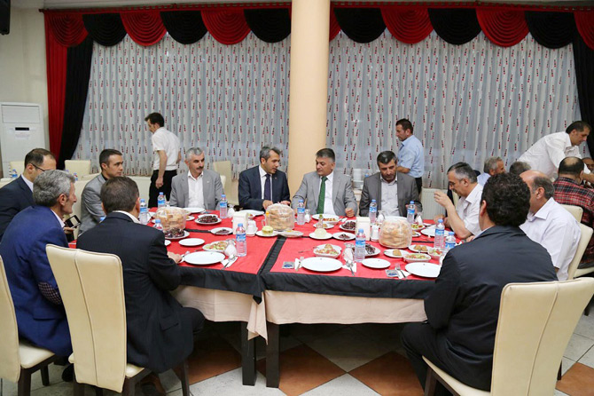 ersin-yazici,-guneysu-muhtarlar-dernegince-duzenlenen-iftar-programina-katildi4.jpg