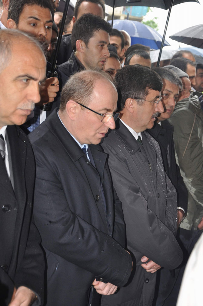 ersin-yazici,-icisleri-bakani-ozturkun-aci-gununu-paylasti3.jpg ersin-yazici,-icisleri-bakani-ozturkun-aci-gununu-paylasti3.jpg