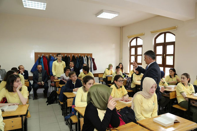 ersin-yazici,-merkez-tevfik-ileri-anadolu-lisesinde-6.jpg ersin-yazici,-merkez-tevfik-ileri-anadolu-lisesinde-6.jpg