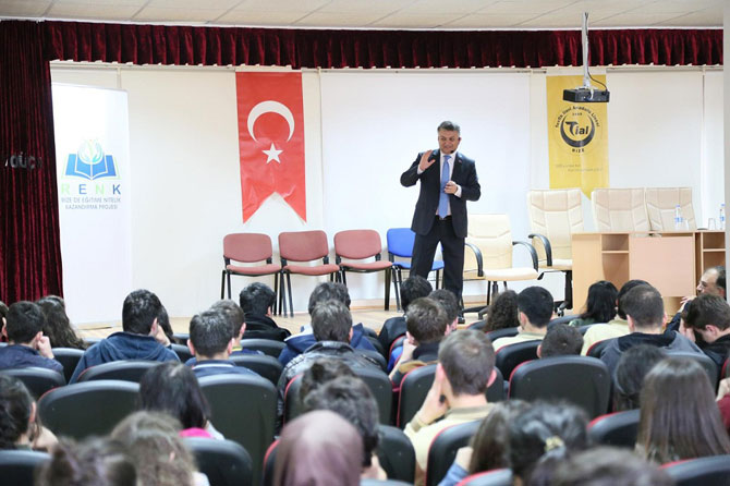 ersin-yazici,-merkez-tevfik-ileri-anadolu-lisesinde-7.jpg ersin-yazici,-merkez-tevfik-ileri-anadolu-lisesinde-7.jpg