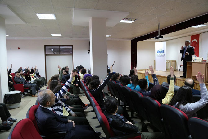 ersin-yazici,-merkez-tevfik-ileri-anadolu-lisesinde-8.jpg ersin-yazici,-merkez-tevfik-ileri-anadolu-lisesinde-8.jpg