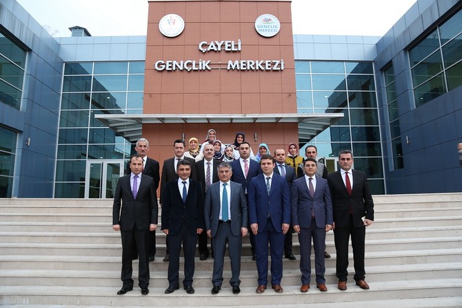 ersin-yazici,-pazar-mehmet-akif-pirim-kapali-spor-salonu-ile-cayeli-genclik-merkezini-ziyaret-etti-(11).jpg