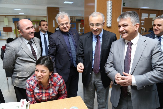 ersin-yazici,huseyin-karaman-resat-kasap-universitelilerin-sorunlarini-dinledi-(1).jpg