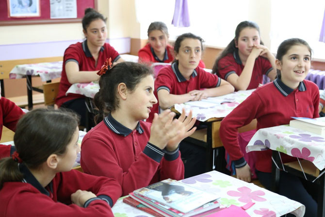 ersin-yazici-ardesende-renk-projesini-degerlendirdi-7.jpg ersin-yazici-ardesende-renk-projesini-degerlendirdi-7.jpg