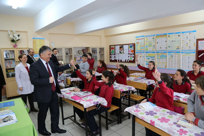 ersin-yazici-ardesende-renk-projesini-degerlendirdi-8.jpg ersin-yazici-ardesende-renk-projesini-degerlendirdi-8.jpg