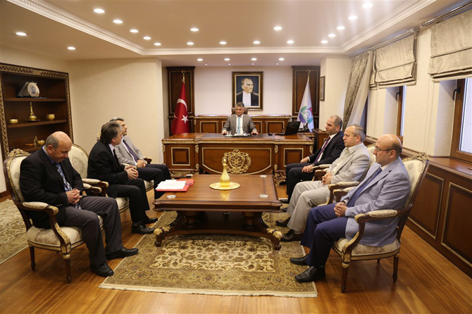 ersin-yazici-erisilebilirlik-belgesi-takdiminde-bulundu1.jpg ersin-yazici-erisilebilirlik-belgesi-takdiminde-bulundu1.jpg