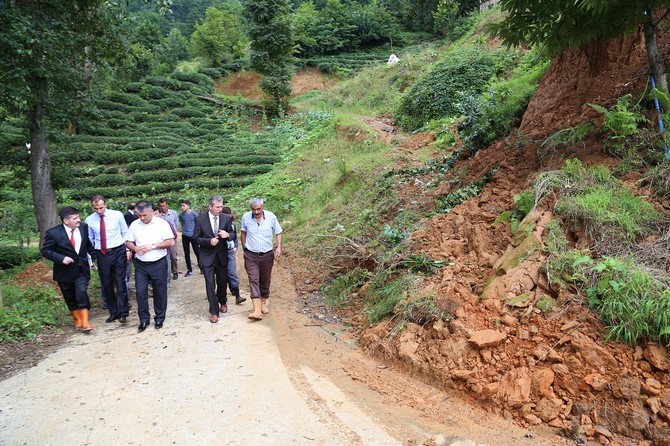ersin-yazici-guneysu-ve-muradiyede-sel-bolgelerinde-incelemede-(7).jpg