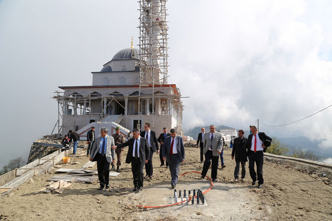 ersin-yazici-kibledagi-cami-insaat-calismalarinii-inceledi-7.jpg ersin-yazici-kibledagi-cami-insaat-calismalarinii-inceledi-7.jpg