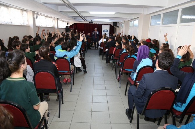 ersin-yazici-resadiye-zihni-derin-ortaokulunu-ziyaret-etti-(6).jpg