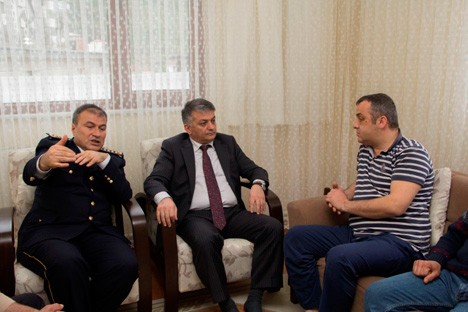 ersin-yazici-ve-adem-cakicidan-ufuk-kirana-ziyaret-6.jpg ersin-yazici-ve-adem-cakicidan-ufuk-kirana-ziyaret-6.jpg