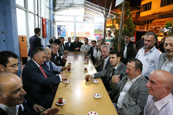 ersin-yazici-yolbasi-koyunde-iftarda-2.jpg
