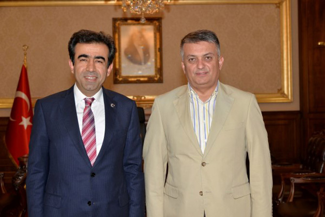 ersin-yazicidan-hasan-basri-guzelogluna-ziyaret-2.jpg ersin-yazicidan-hasan-basri-guzelogluna-ziyaret-2.jpg