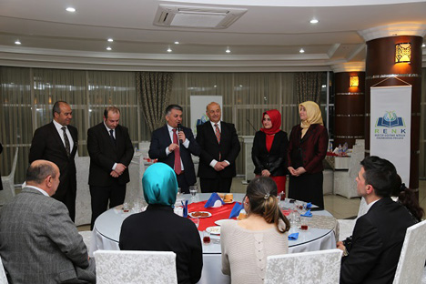 ersin-yazicidan-ogretmenlere-yemek-7.jpg ersin-yazicidan-ogretmenlere-yemek-7.jpg