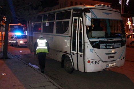 erzurumda-universite-ogrencisi-kiz-otobusun-altinda-can-verdi.jpg erzurumda-universite-ogrencisi-kiz-otobusun-altinda-can-verdi.jpg