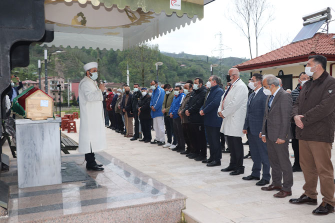 esat-delihasanin-cenazesi-rize-(2).jpg