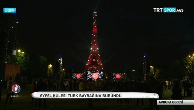 eyfel-kulesi-turk-bayraginin-renkleriyle-isiklandirildi-2.jpg