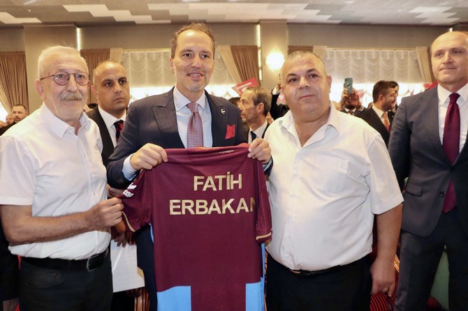 fatih-erbakan-trabzonda-4.jpg