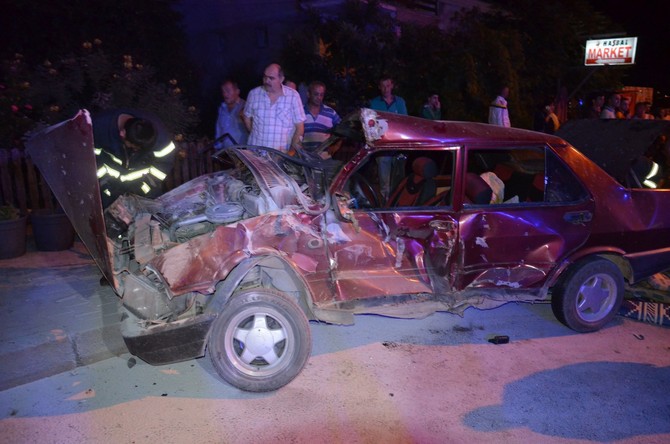 fatsa’da-kamyon-otomobile-carpti-6-yarali-(4).jpg