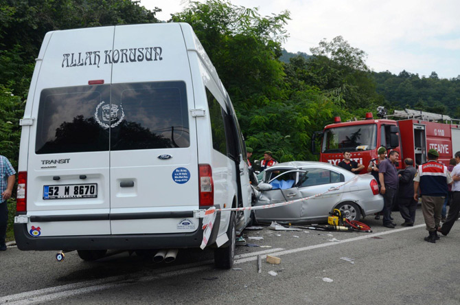 fatsada-trafik-kazasi-1-olu-11-yarali-4.jpg fatsada-trafik-kazasi-1-olu-11-yarali-4.jpg