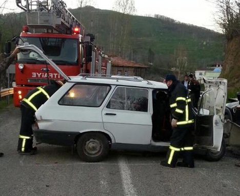 fatsada-trafik-kazasi-1i-agir-5-yarali-5.jpg fatsada-trafik-kazasi-1i-agir-5-yarali-5.jpg