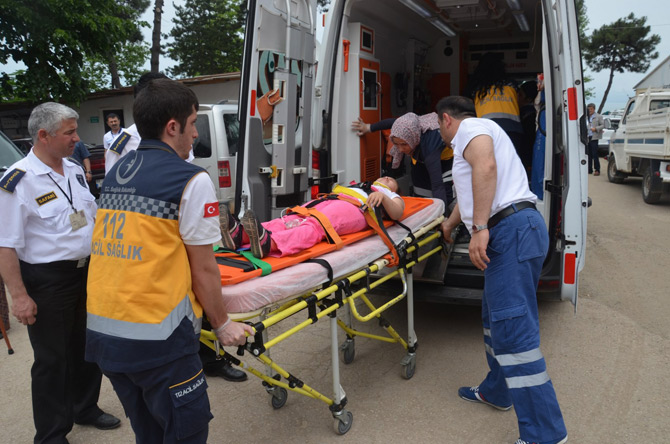 fatsada-trafik-kazasi-5-yarali-3.jpg fatsada-trafik-kazasi-5-yarali-3.jpg