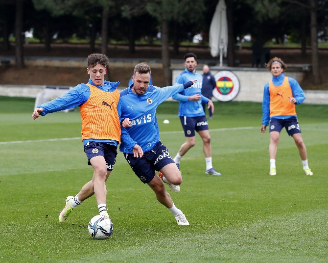 fenerbahce-caykur-rizespor-maci-hazirliklarina-basladi-1.jpg