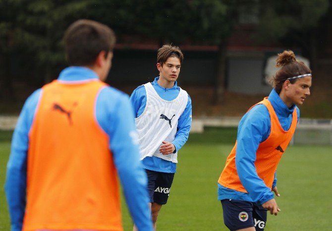 fenerbahce-caykur-rizespor-maci-hazirliklarina-basladi-4.jpg