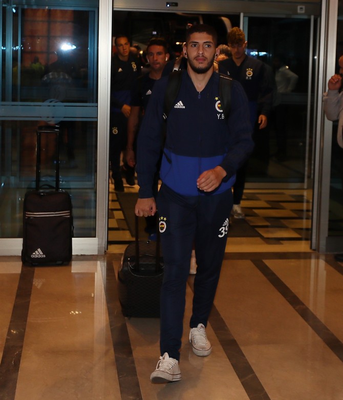 fenerbahce-kafilesi-rizeye-geldi-(1)-001.jpg